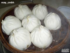 羊肉胡萝卜包子，6元1笼-胡家包子·清真(大众巷店)