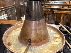 -果松木炭酸菜铜火锅·外婆参鸡汤