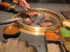 -铭牛烧肉·和牛海鲜自助(高新月牙湖店)