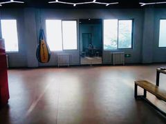 -悦动体能篮球羽毛球网球(三里河店)