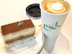 咖啡蛋糕套餐-Dough&Joe团憩(瑞虹天地月亮湾店)