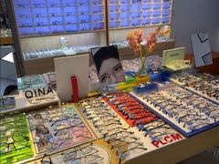 -天空之镜眼镜店蔡司依视路配镜授权零售店(望京颐堤港店)