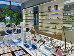 -视野联行眼镜·蔡司·尼康·豪雅·依视路(青浦宝龙店)