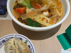-蒙自源米线大王(东站店)