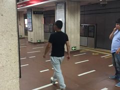 -八宝山(地铁站)
