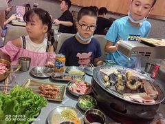 -围炉肉舍•炭烤活鳗•丹东海鲜烤肉(步行街店)