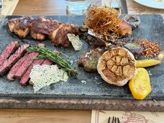 -Mark&Mars Restaurant