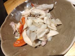 杏鲍菇竹耳爽肉片-十三式重庆江湖菜(金茂览秀城店)