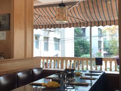 靠窗位-吉布鲁牛排烤肉海鲜自助(大英商业街店)