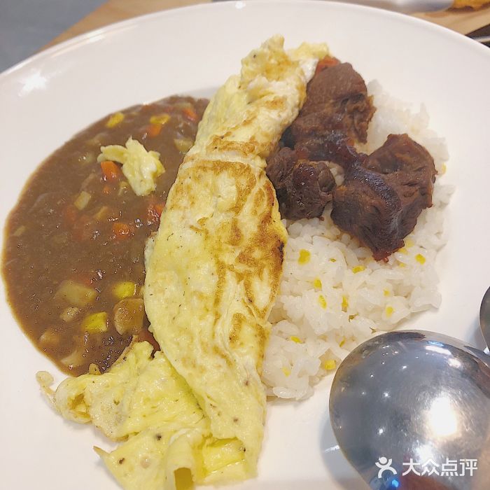 红小姐咖啡馆(西津渡店)牛肉蛋包饭图片