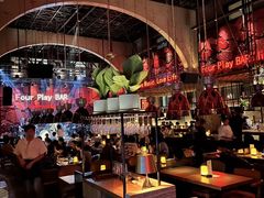 -FOUR PLAY BAR