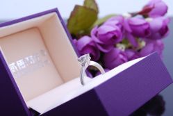 -威德钻石-克拉钻大本营(南京东路店)