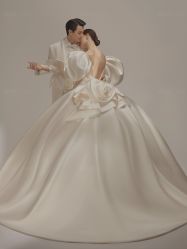 -至臻微拉婚纱摄影