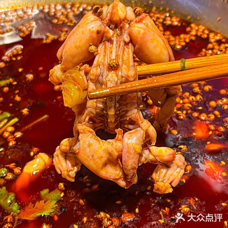 坚持一次性用油,鱼蛙火锅冬天吃也太香了