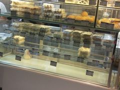 面包甜点陈列柜-白玉兰食品甜凤店(合生汇店)