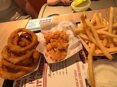 -The Habit Burger Grill 哈比特汉堡(复兴soho店)