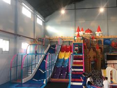 -嘿哟动霸CHUA·新潮玩运动娱乐中心·蹦床滑冰团建乐园