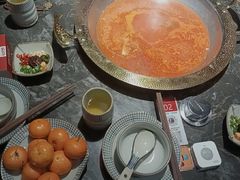 -野山舂·贵州现舂酸汤牛肉(东山店)