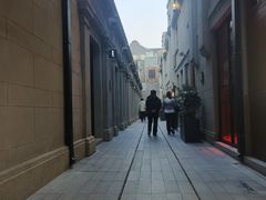 -南京西路(地铁站)