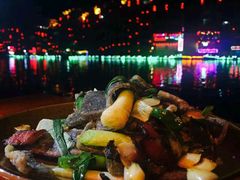 蕨粑炒腊肉。-古城苗家土菜馆(河景餐厅店)