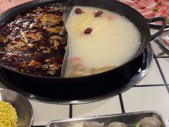 -鹿鸣山草本茶香火锅(园西路店)