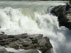 -阿萨巴斯卡瀑布观景点