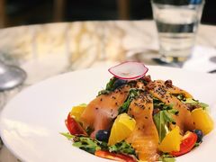 烟熏三文鱼香橙沙拉-at cafe 意大利餐厅(集美店)