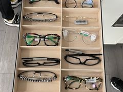 -目艮眼镜SHOWROOM(品牌集合店)