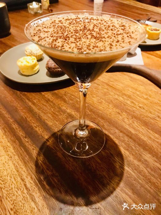 星巴克臻选咖啡·酒坊bar mixato浓缩咖啡马天尼图片