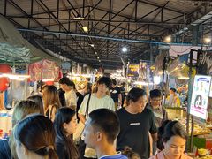 -席娜卡琳火车铁道夜市