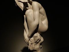 张若愚·雕塑《影子下的男孩》-上海油画雕塑院
