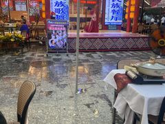 -刘姐啤酒鱼民族演艺餐厅(西街总店)