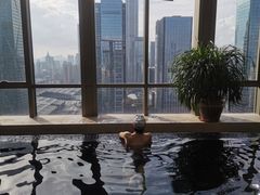 泳池-深圳温德姆至尊酒店
