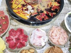 -渝嘴小老弟老火锅(华新村店)