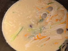 -咕嘟草帽鱼·牛奶一样的鲜鱼汤(天鹅湖万达广场店)