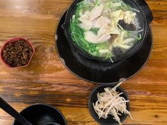秀才砂锅米线-丽虹云南过桥米线(兴工街店)