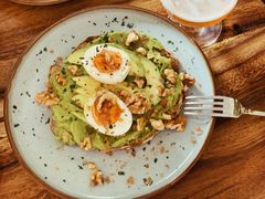 牛油果煮蛋吐司-RAC BAR(安福路店)