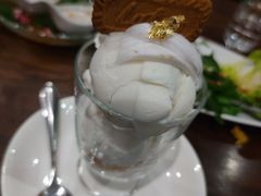 -Chom Cafe and Restaurant