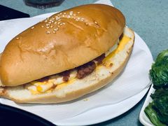 招牌咸牛肉芝士猪仔包-华嫂冰室(尖沙咀店)