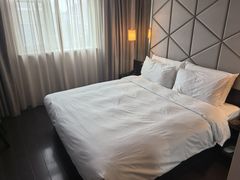 -桔子酒店(上海西藏北路地铁站店)