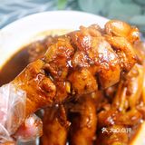 蒜香鸡腿 食材 鸡腿4只，蒜末 鸡腿清洗干净