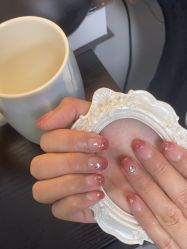 -芊屿芊浔美甲