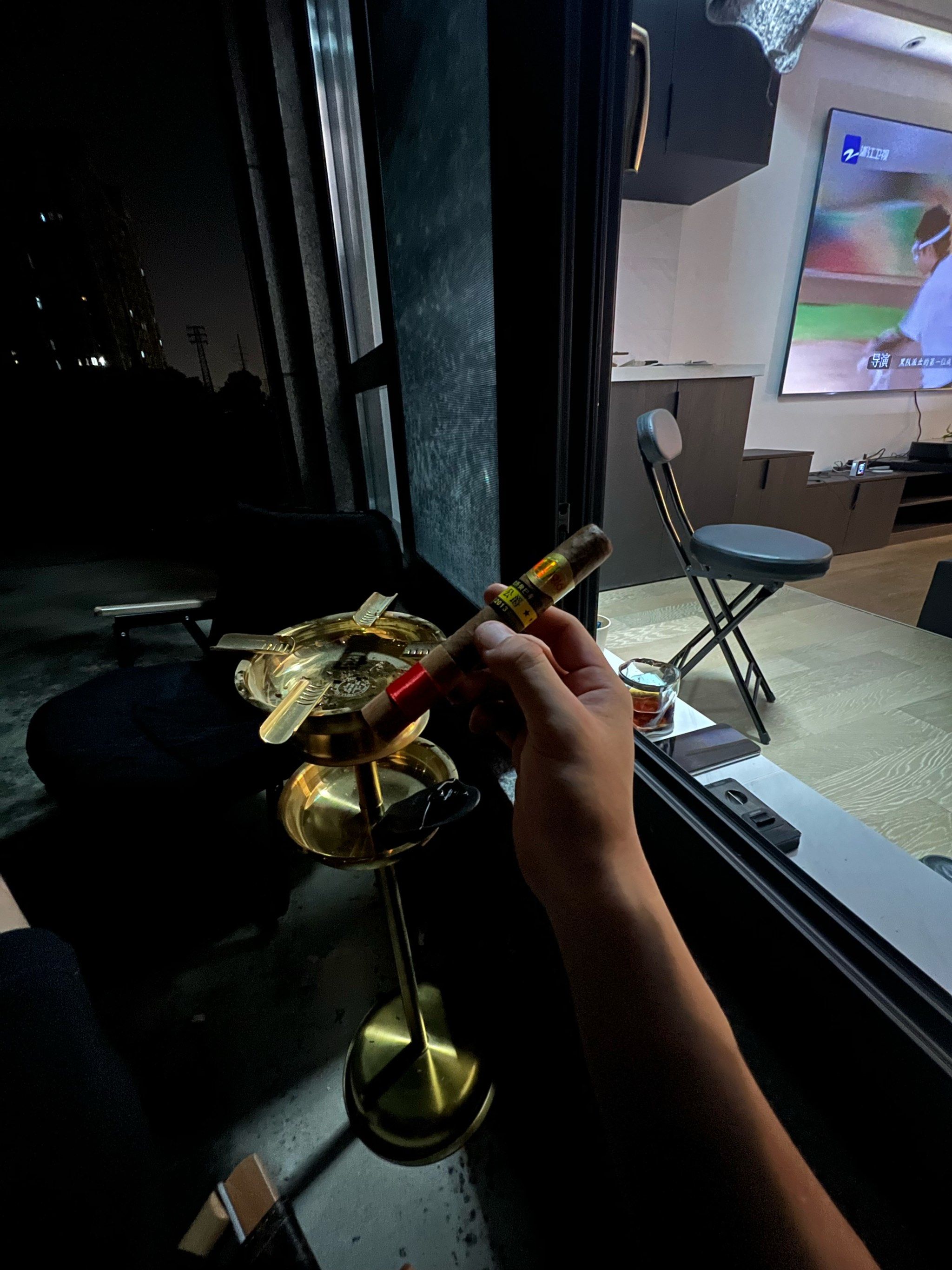 舒舒服服 露台抽茄