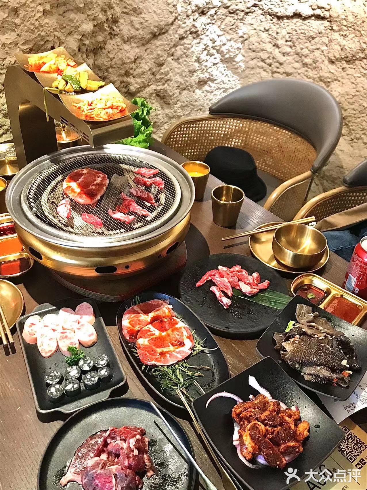 南京！在山洞里吃烤肉！