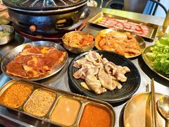 -胡悦里韩式烤肉(芝罘万达广场店)