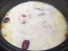 -洪氏嗨捞·广东猪肚鸡·椰子鸡火锅(西咸万象城店)