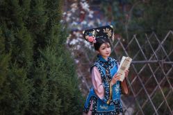 点击看大图 -九月鹰飞汉服摄影工作室