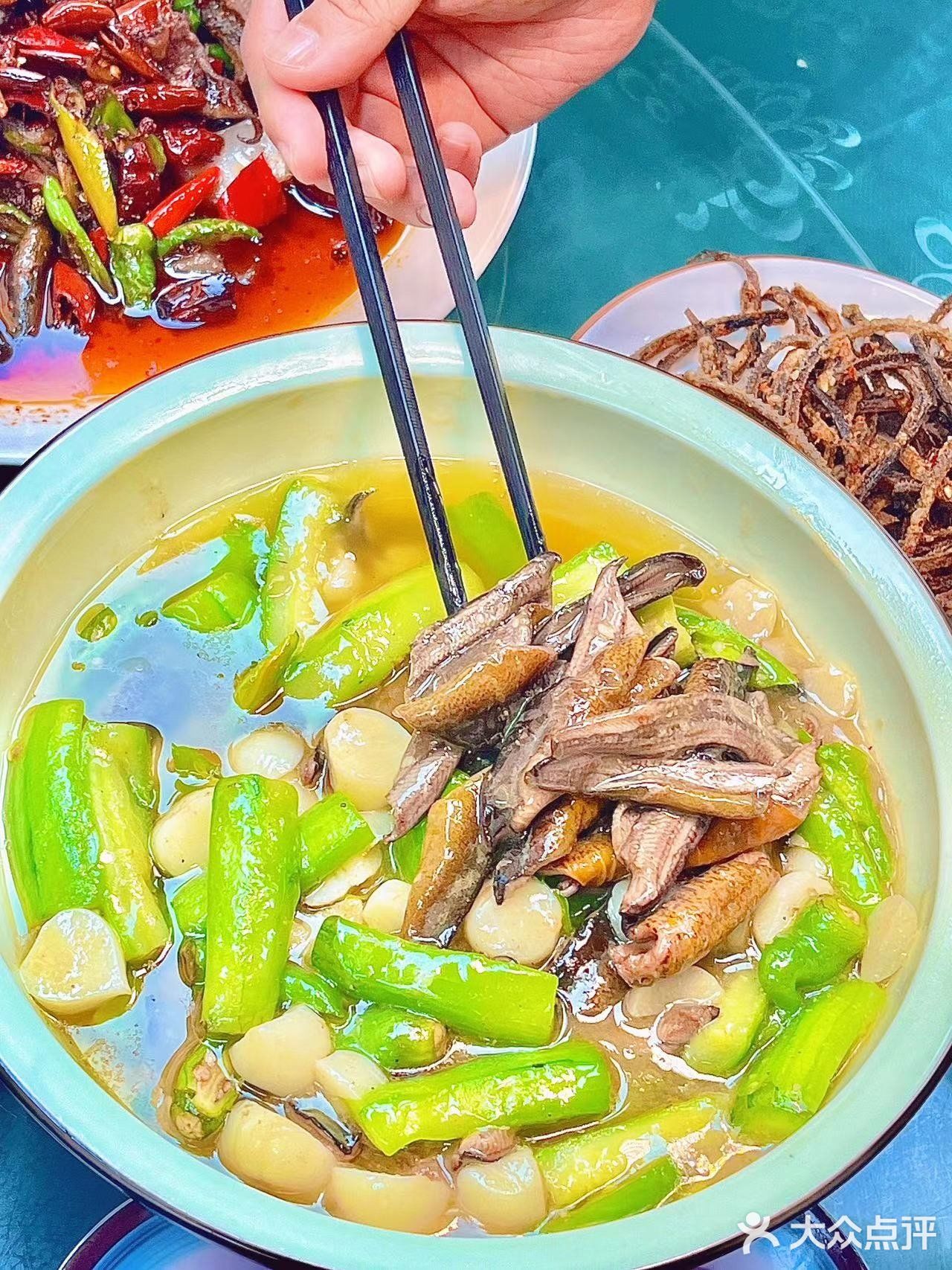 在这个院子享受美食爱了