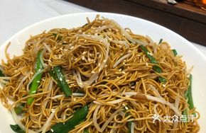 Golden Garlic Soy Sauce Noodles
