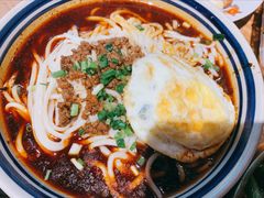 招牌传统麻辣面-聚合鑫东北熏酱熟食麻辣面(长阳店)